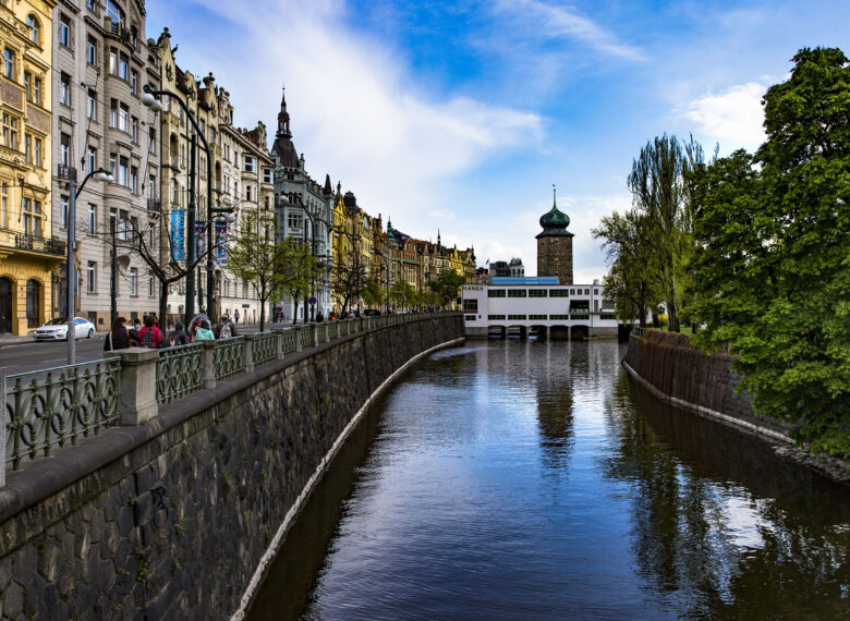 國內外旅遊、機票、交通、住宿幫您辦到好!